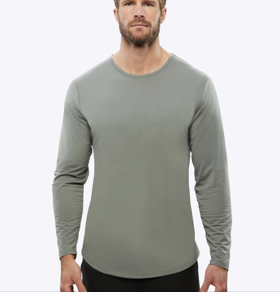 Cuts Curve-hem Long Sleeve Tee - Picture 4 of 7